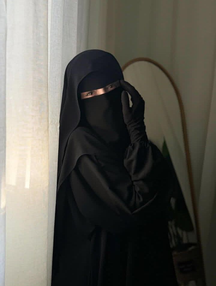 Niqabs & Gloves